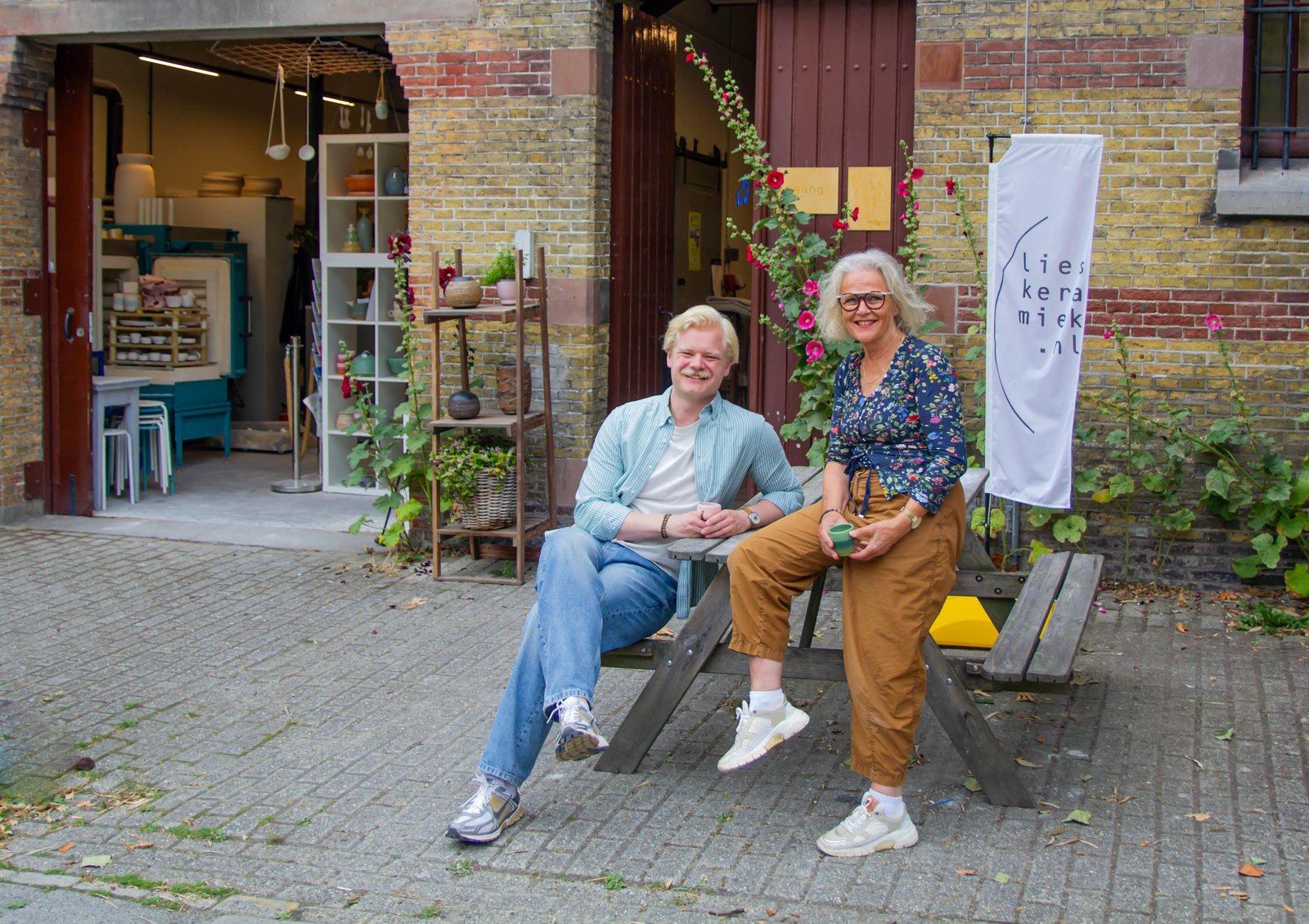 Initiatiefnemers KANN: Lucas Kuipers en Lies van Huet voor het atelier in de Blokhuispoort